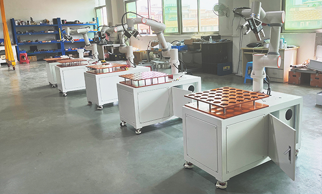 機(jī)器人料倉一體機(jī)——點(diǎn)陣式